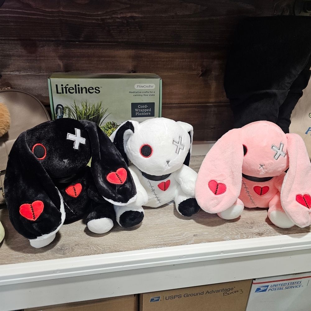 New! Punk Goth Bunny Plushie Valentines Hot Topic